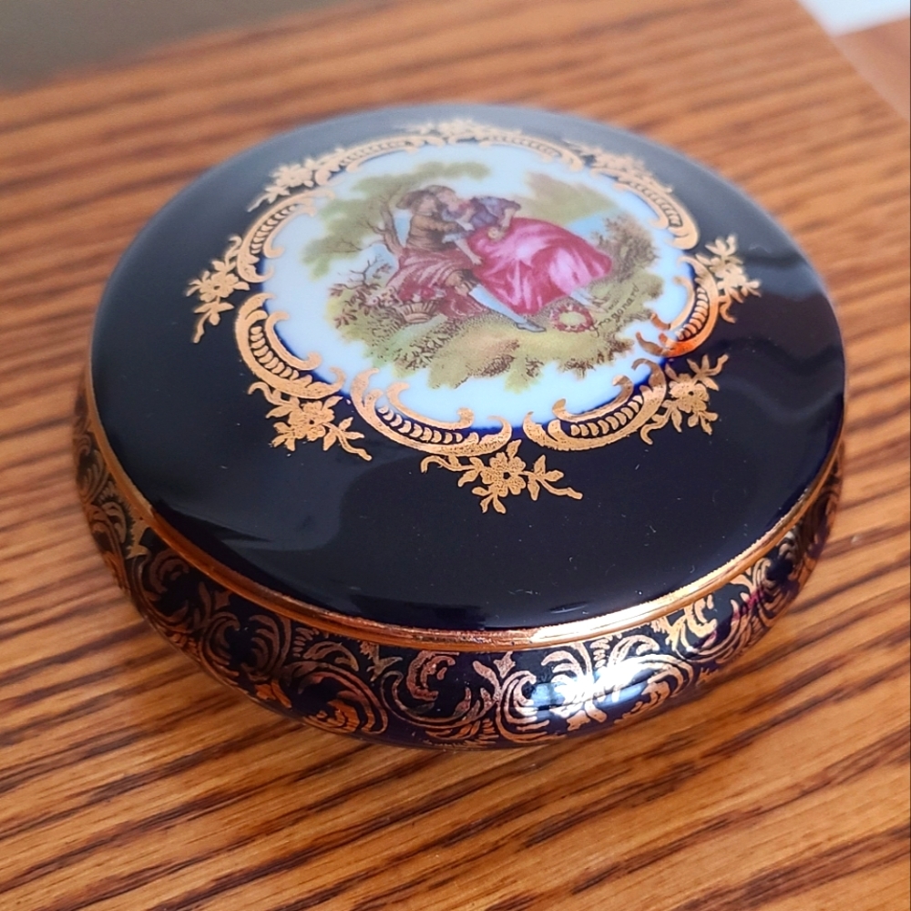 Limoges Castel 22k Gold Trinket Dish